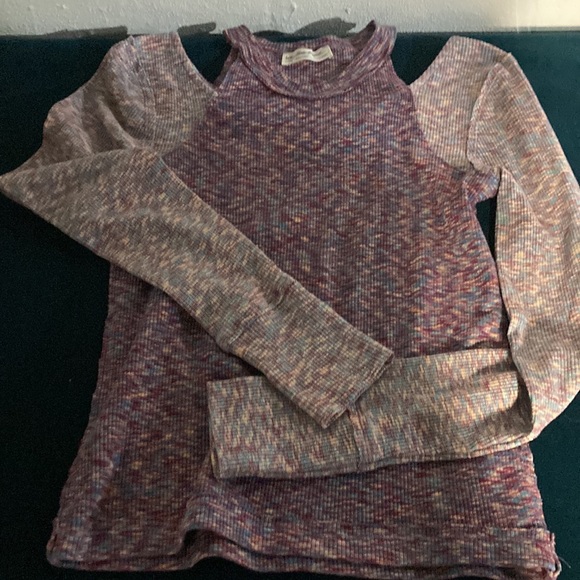 NWOT WE THE FREE JUNIOR THERMAL TYPE SHIRT. - Picture 2 of 5